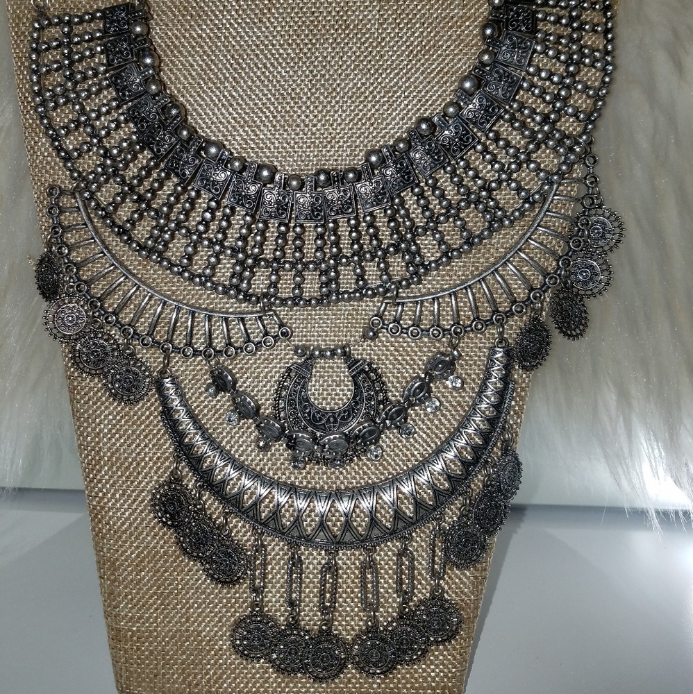 New trendy necklace